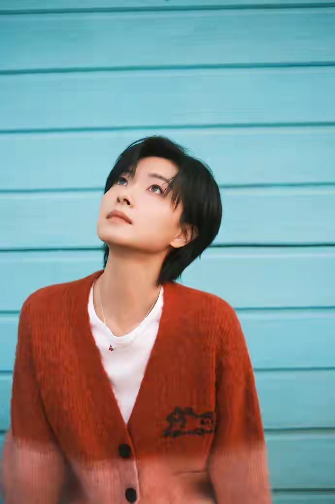 万茜的腿怎么这么细，挺美