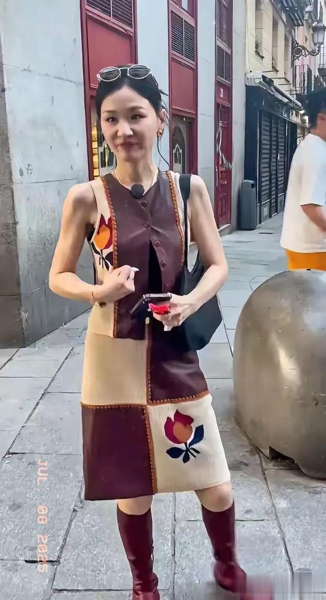 马德里偶遇金靖:瘦超多,真人比电视更美