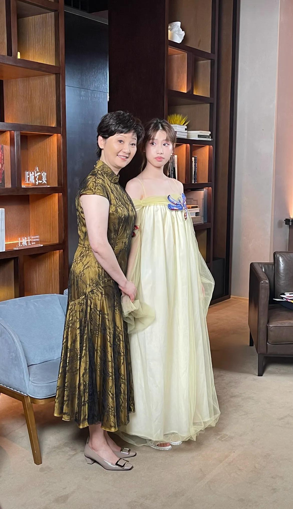 徐帆没想到,费心养了18年的女儿,也开始帮她保全婚姻的“体面”