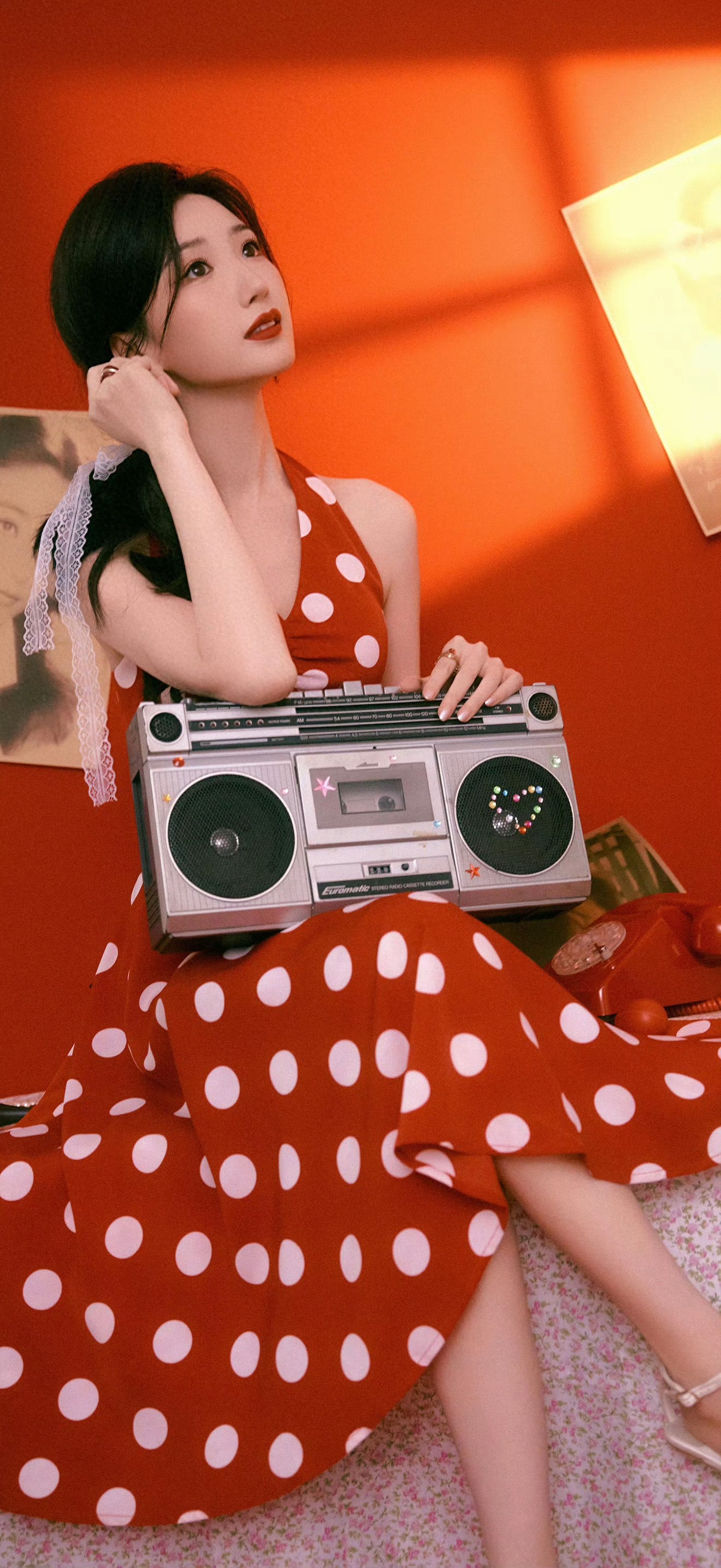 毛晓彤波点裙复古造型优雅气质挡不住，毛晓彤壁纸