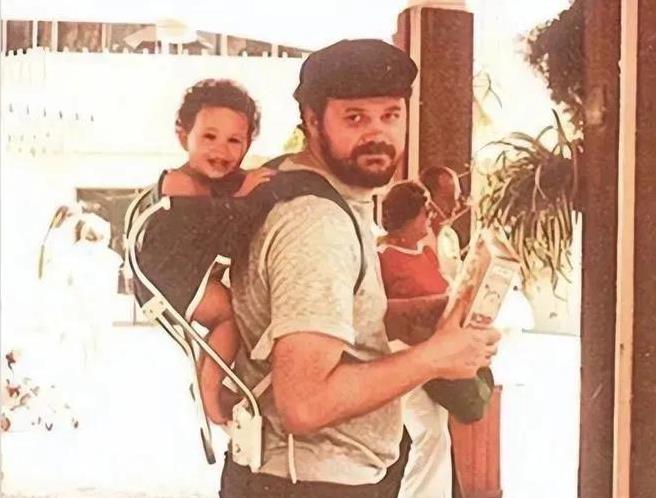 莉莉贝特再现身！梅根亲生疑云，阿奇表情引热议？