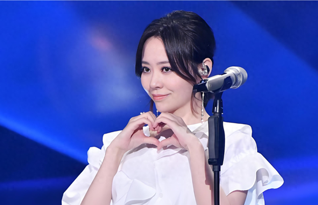 离婚7年后,净身出户的张靓颖再迎喜讯,独吞6亿的冯轲后悔也晚了