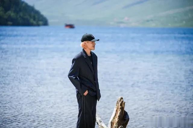 向太想不到，向华强一辈子没出过的洋相，都在向佐这里梭哈了