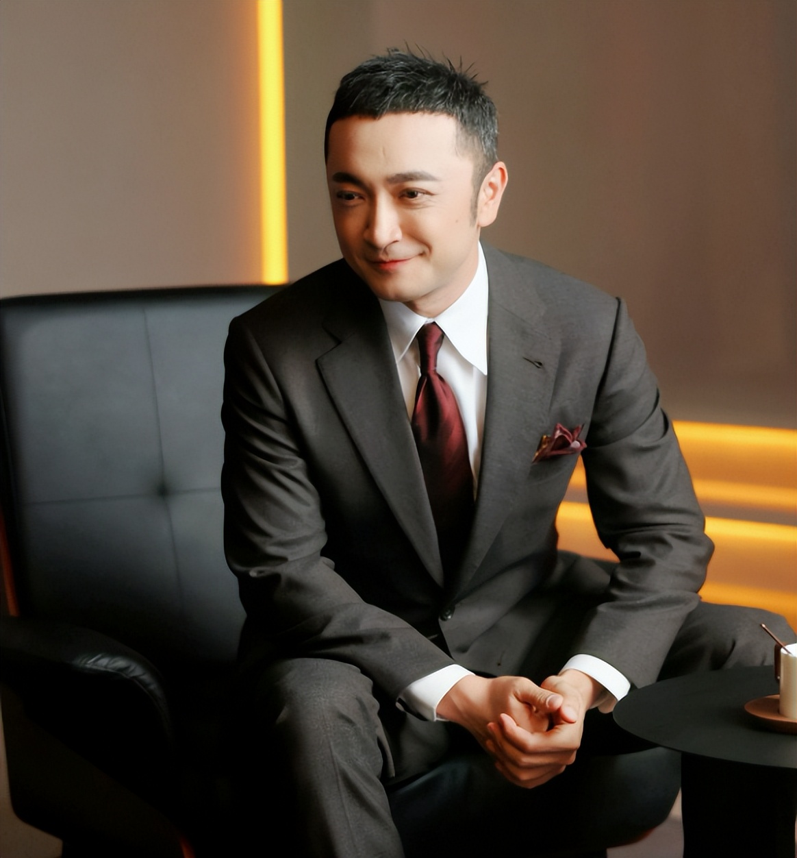 出轨、被央视除名？42岁尼格买提高调官宣喜讯，彻底打脸撒贝宁