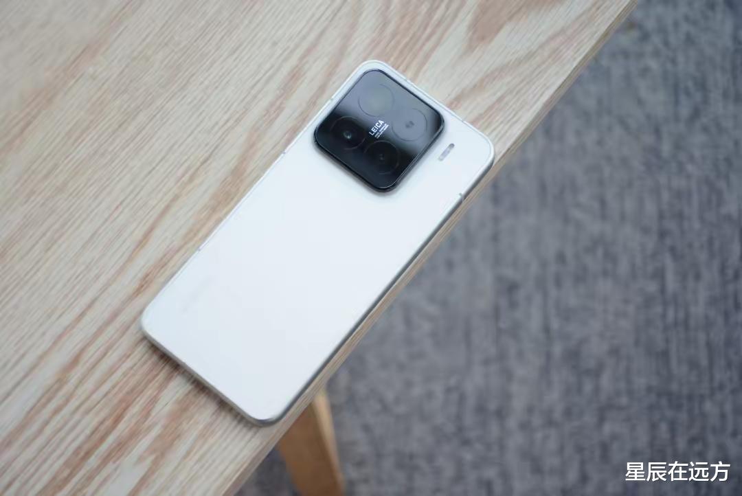 國產小屏手機大亂斗：從4499跌到3399！降價后的小米15還值得買嗎？