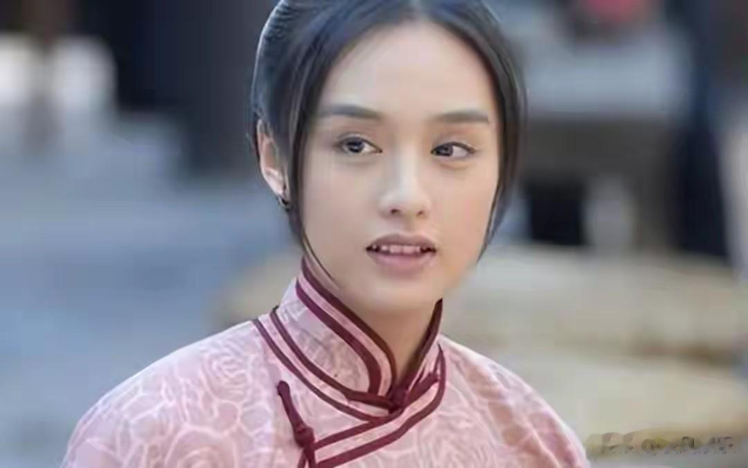 饶敏莉近况:与富大龙离异后,在国防大学任教,曾婚12年未育子