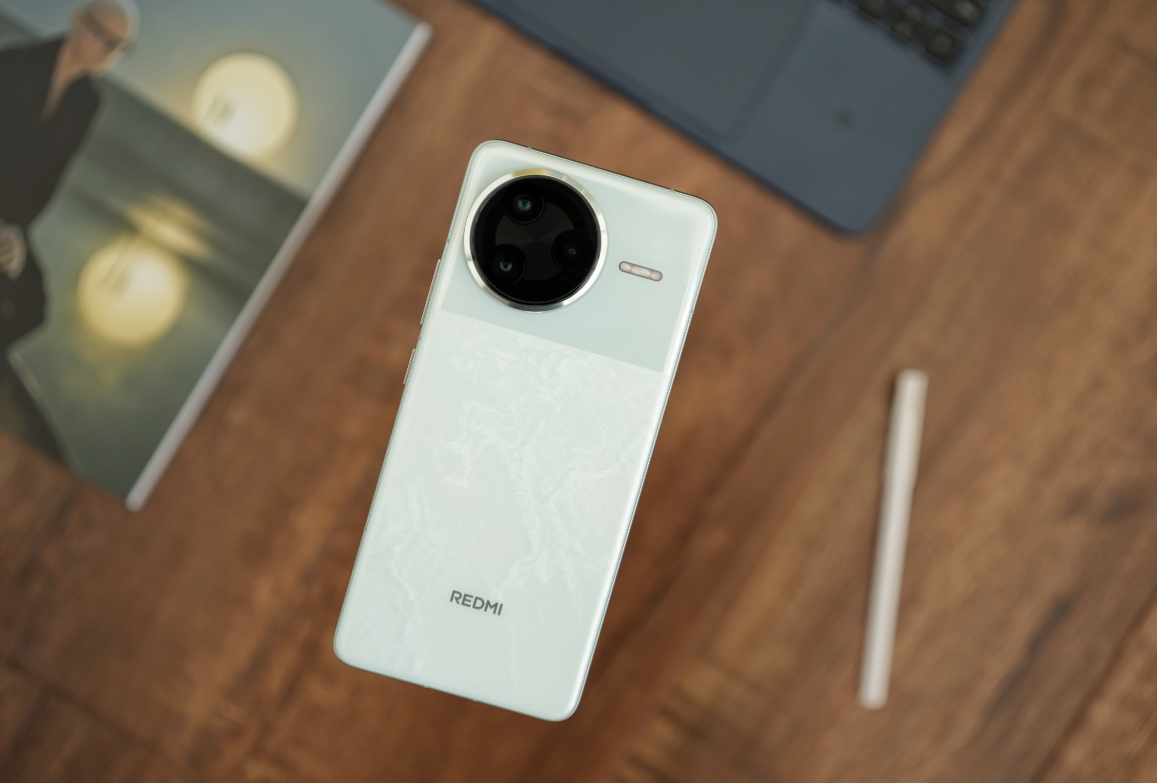 紅米加速清倉，1512GB下跌1200元，驍龍8至尊版+60倍變焦+2K屏