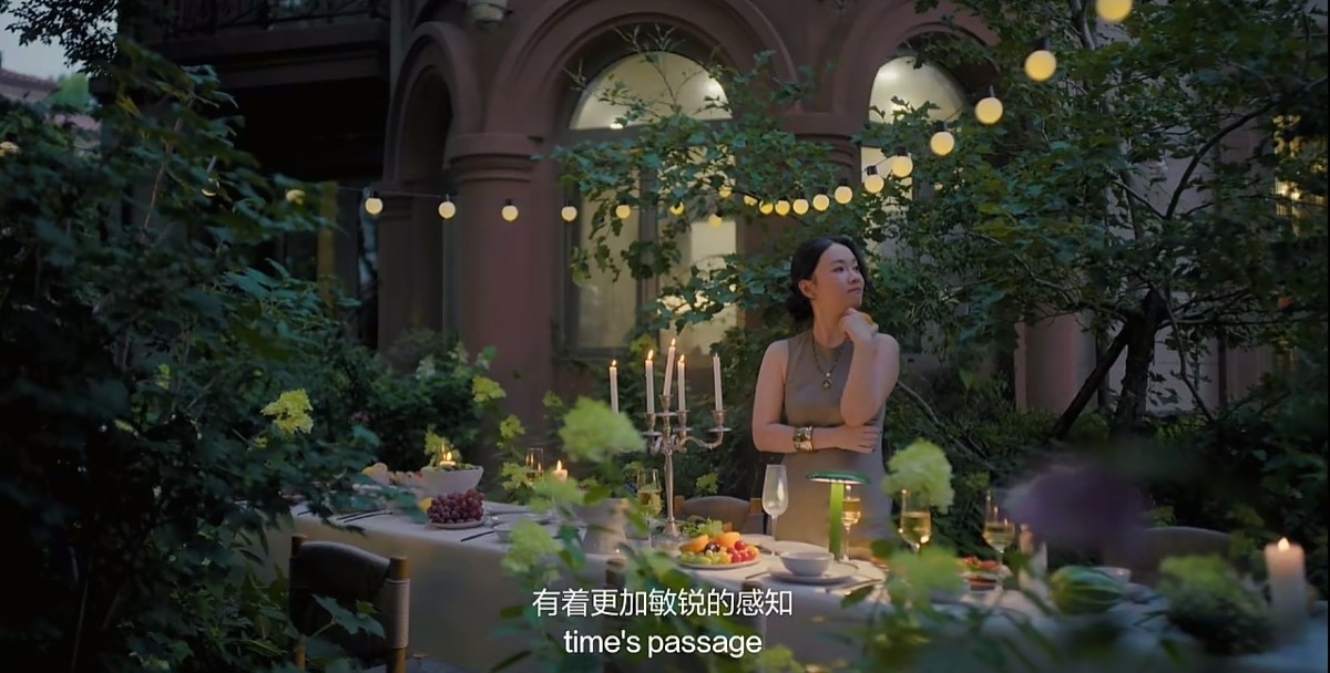 霍思燕家里竟养孔雀？ 3000平别墅曝光，贫穷限制了我的想象