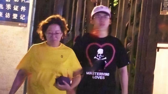 风水轮流转!郭麒麟拒接德云社,4字“断亲”,52岁郭德纲后悔了