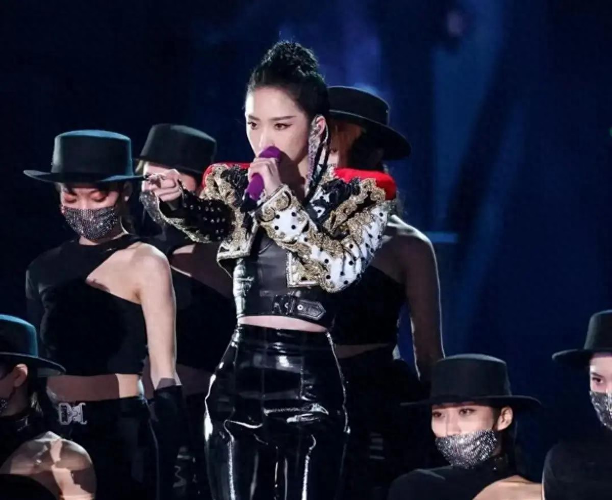 被央视怒批、洋相百出、?胸中无墨，这几位绝望的文盲凭啥能火