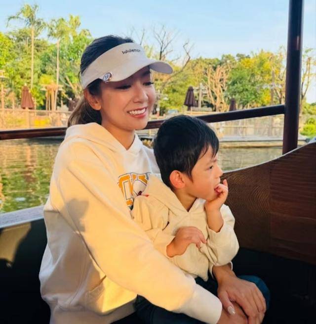 开心！TVB前女星为患罕见病儿子庆祝3岁生日，因情况好转而感慨