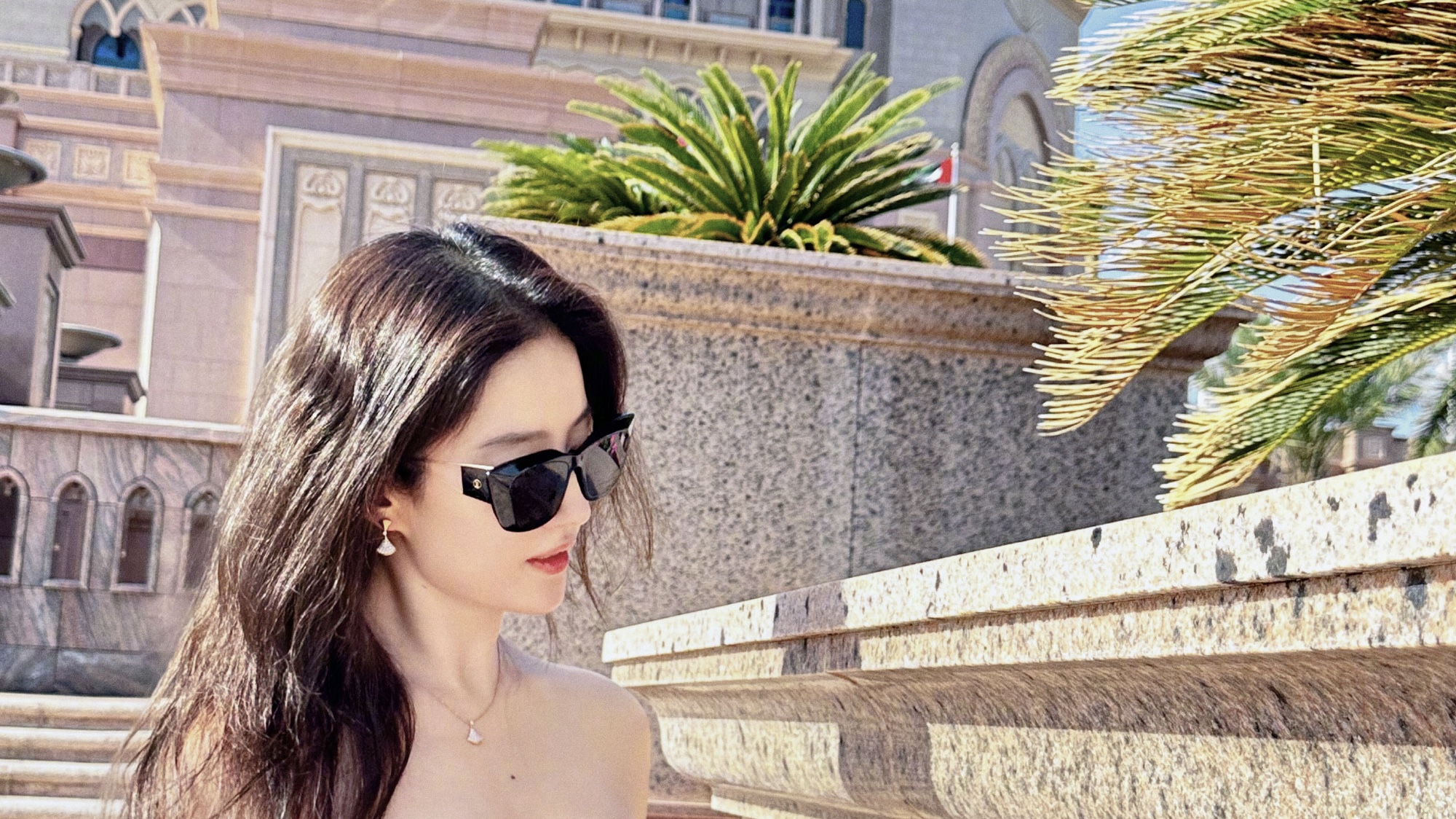 阿联酋下场抢人！刘亦菲成阿布扎比代言人，中国女星史无前例