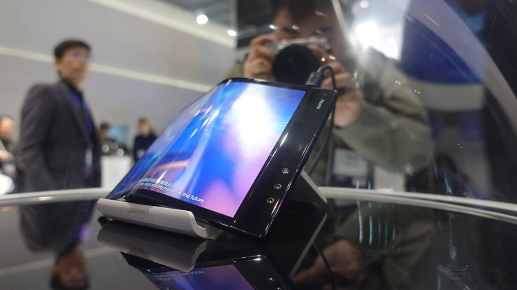 折叠屏手机的“厚度战争”，到底是否真的有意义？