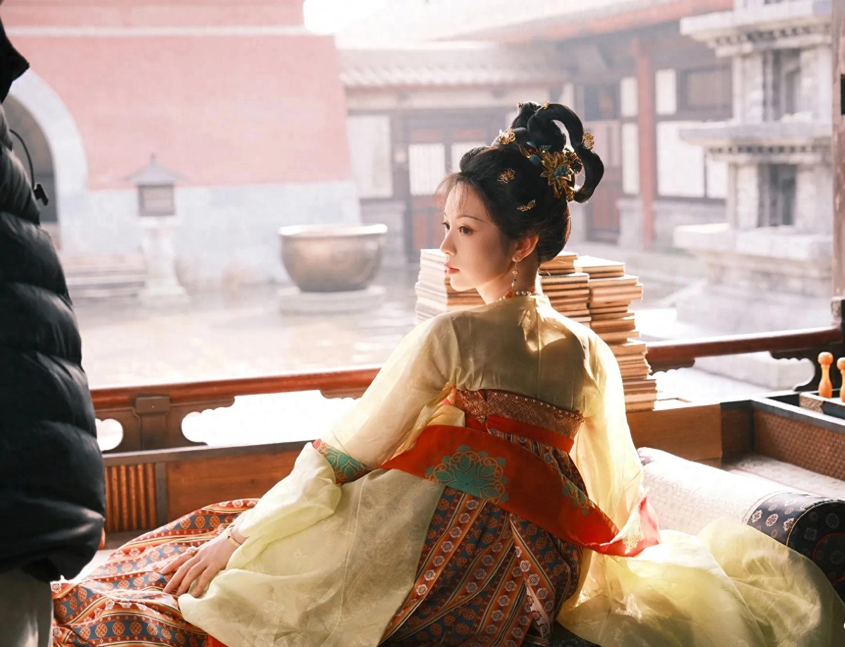 田曦薇最新古风剧照来袭，真美呀