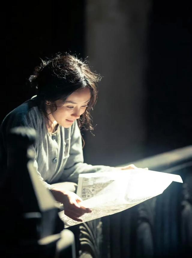 85花现状:杨幂红毯摔倒,杨颖重回巴黎时装周,赵丽颖演技引热议