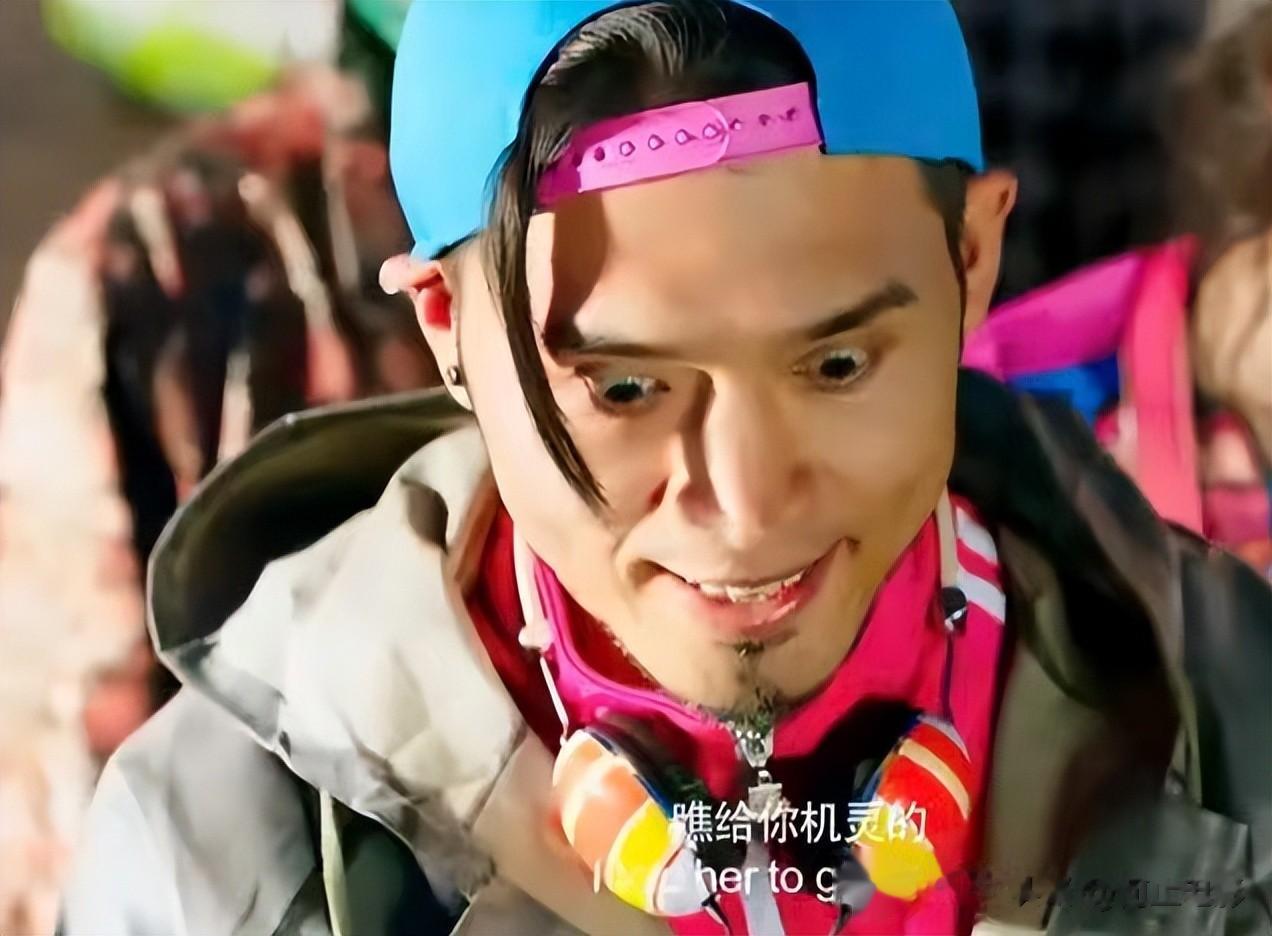 他出生于演艺世家，出道22年不红，如今凭借《大生意人》咸鱼翻身