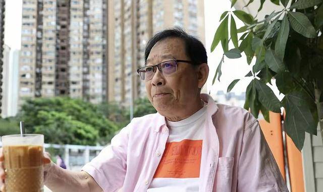 香港知名演员受病魔折磨身体抱恙,因儿子啃老不敢退休