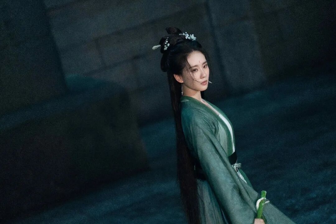 吴奇隆被曝离婚：养全家十几口花费数亿，刘诗诗独自带娃无人陪