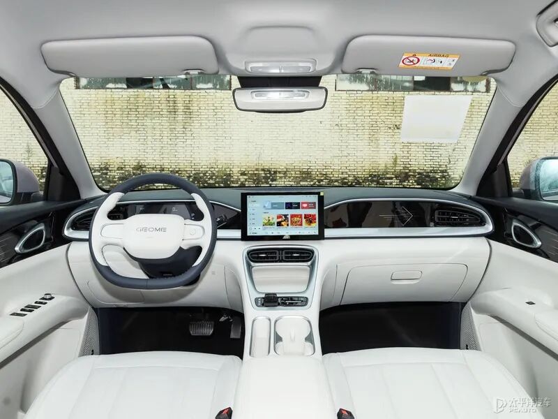 谁是 2025 车圈顶流？年度十佳轿车榜单重磅揭晓！