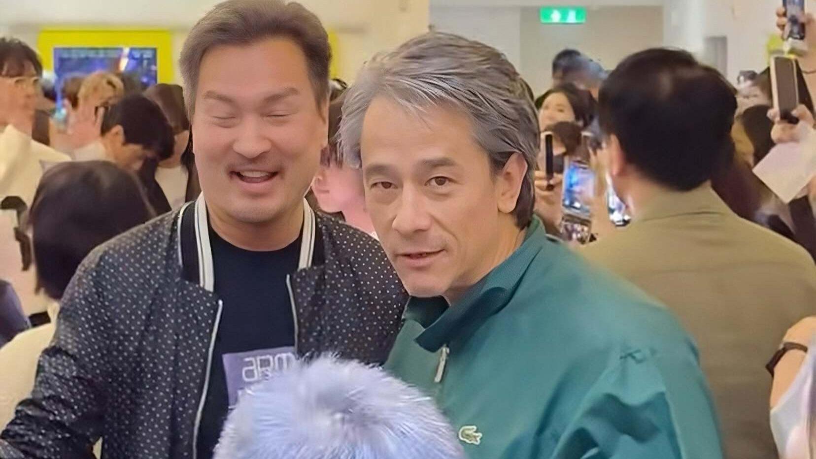 香港知名星二代不到50岁满头白发，无房无车遭嫌弃，至今未结婚