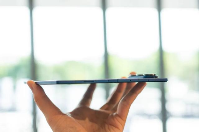 刚发布就降1250!这1TB顶配把网友都整不会了