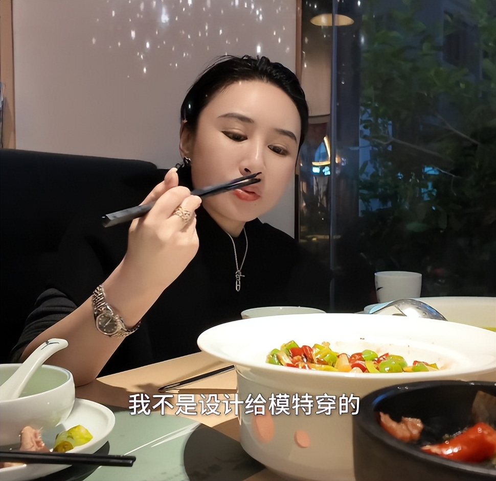 原来她也去了国外!曾是央视美女主持,如今人在澳洲已成女老板