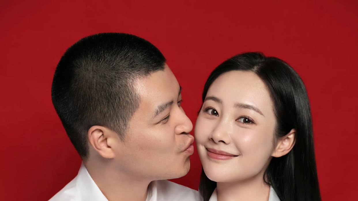 李纯马頔国庆节官宣结婚，晒结婚证幸福满溢，二人恋情时间线曝光