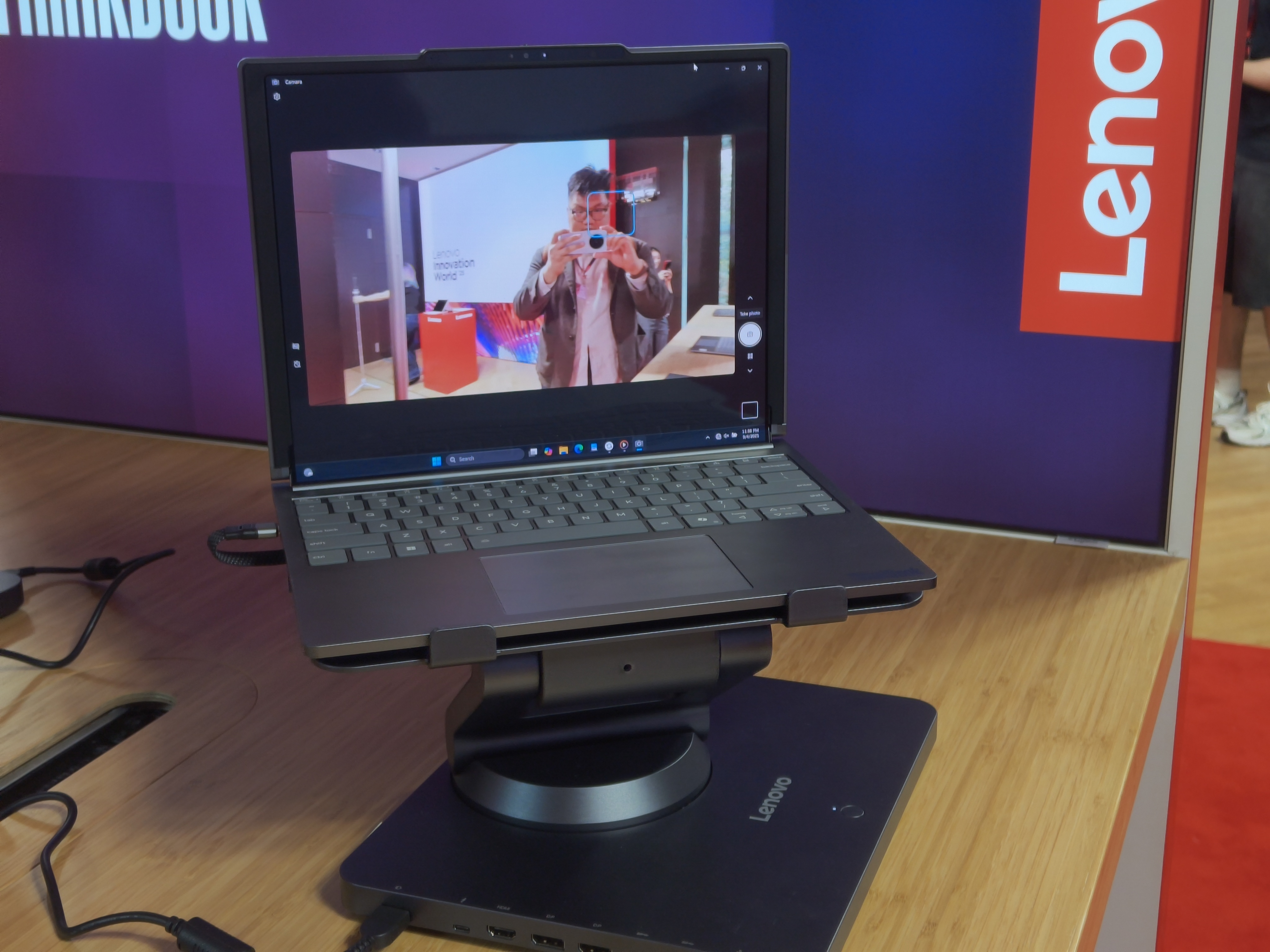 硬件只是AI的“底座”?联想新品扎堆亮相IFA:这创意绝了