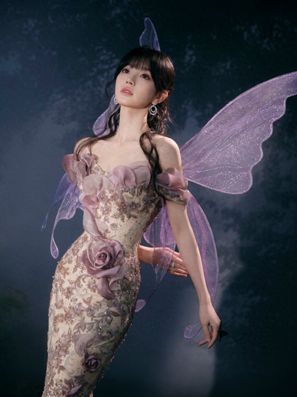 田曦薇品牌代言写真，美的像个精灵