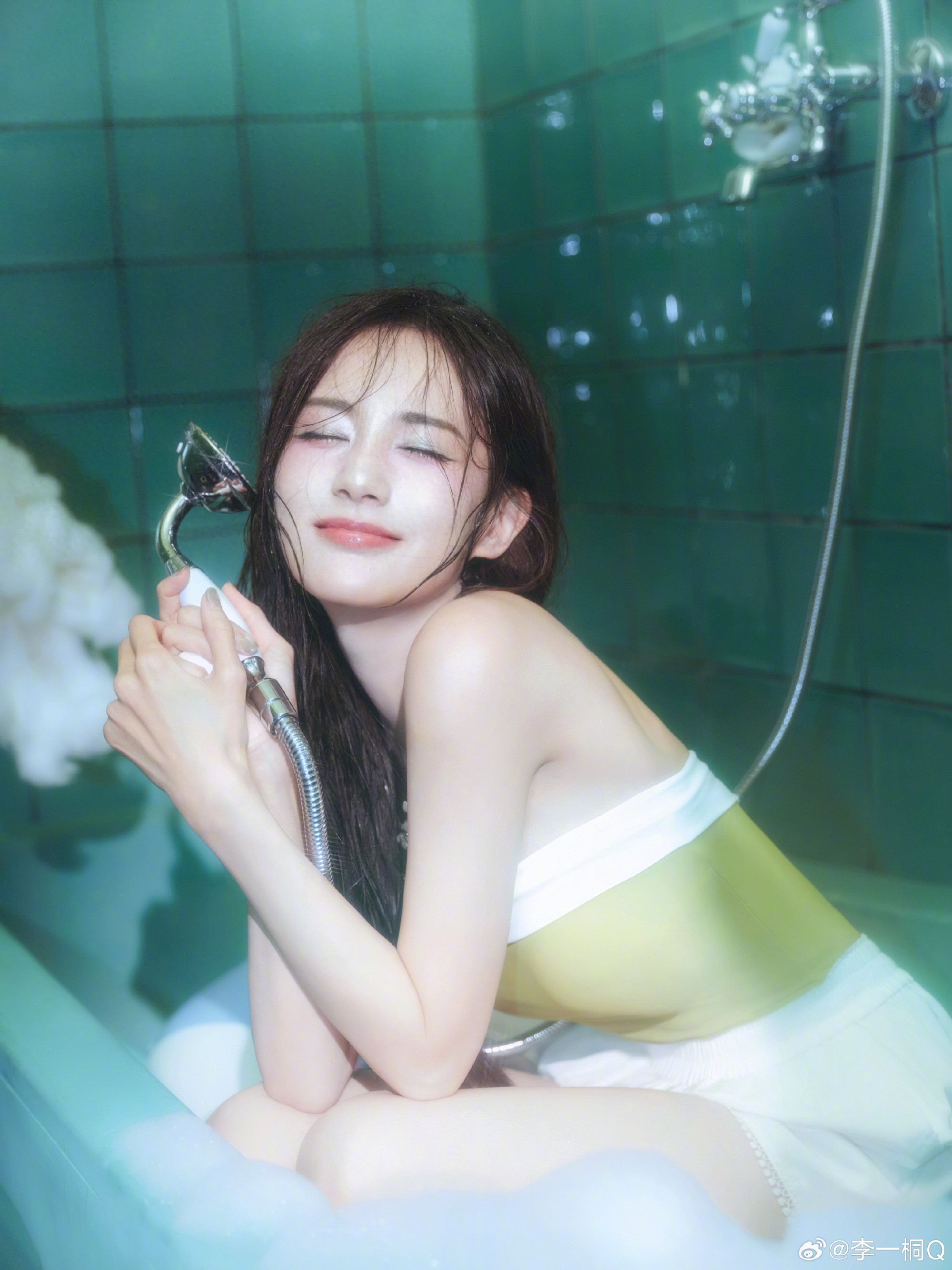 李一桐捕捉到夏天的小美好,感觉好治愈,狠狠爱住