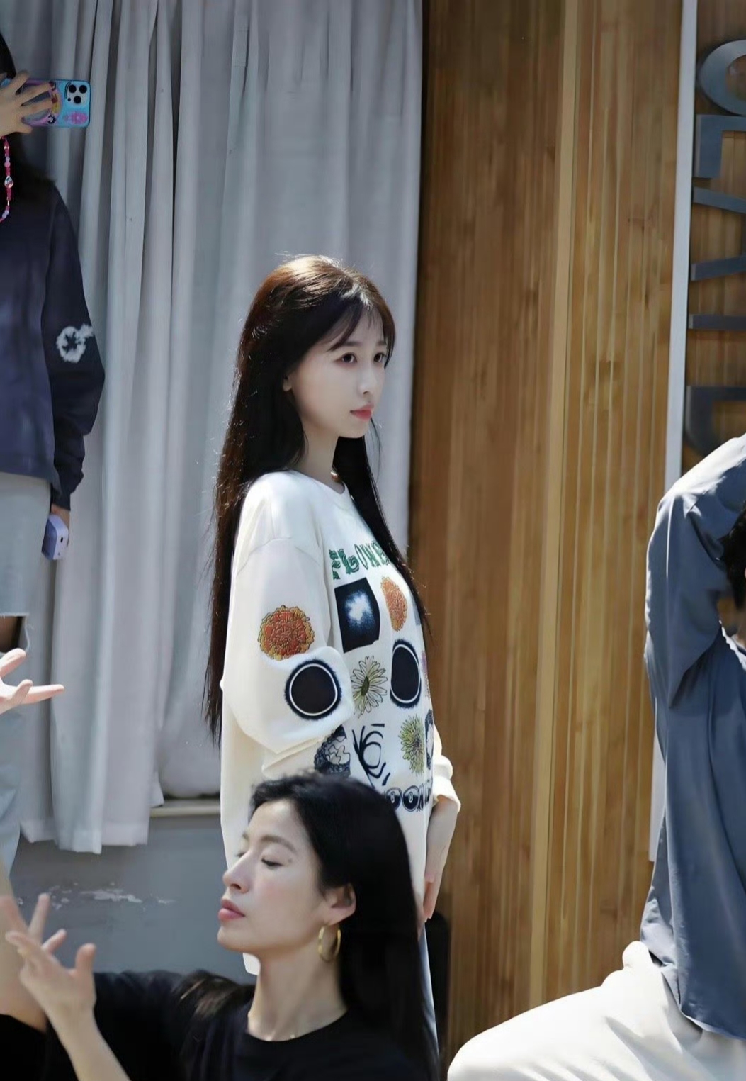 挖到虞书欣早期生图！没想到她还有这么清纯的一面 眉眼干净又灵动