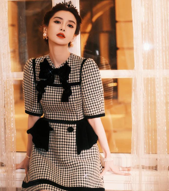 时隔三年，48岁的黄晓明再次官宣喜讯，成了杨颖高攀不起的存在