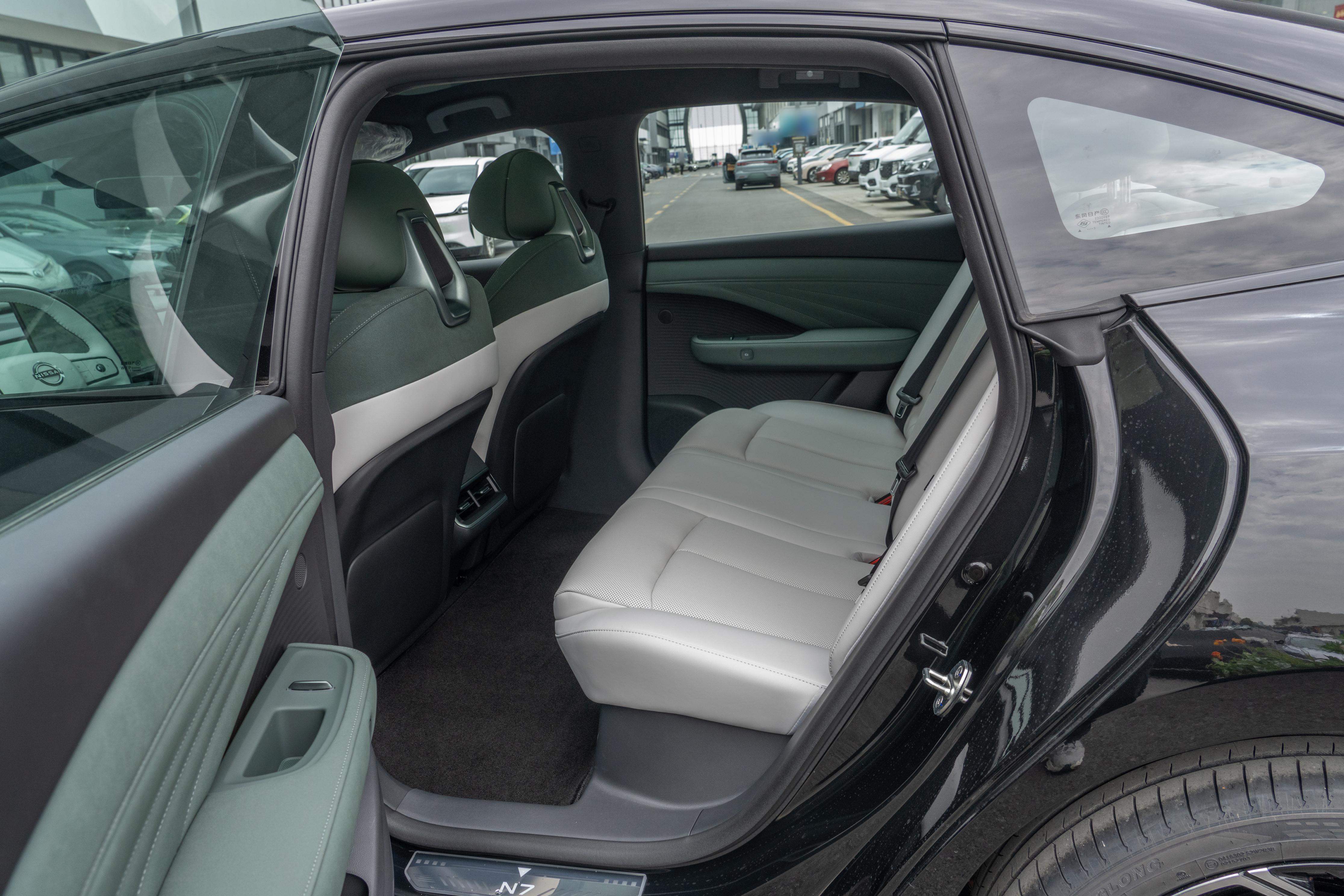 合资新能源终于坐不住了，11.99万起售，配8295芯片，日产N7上市