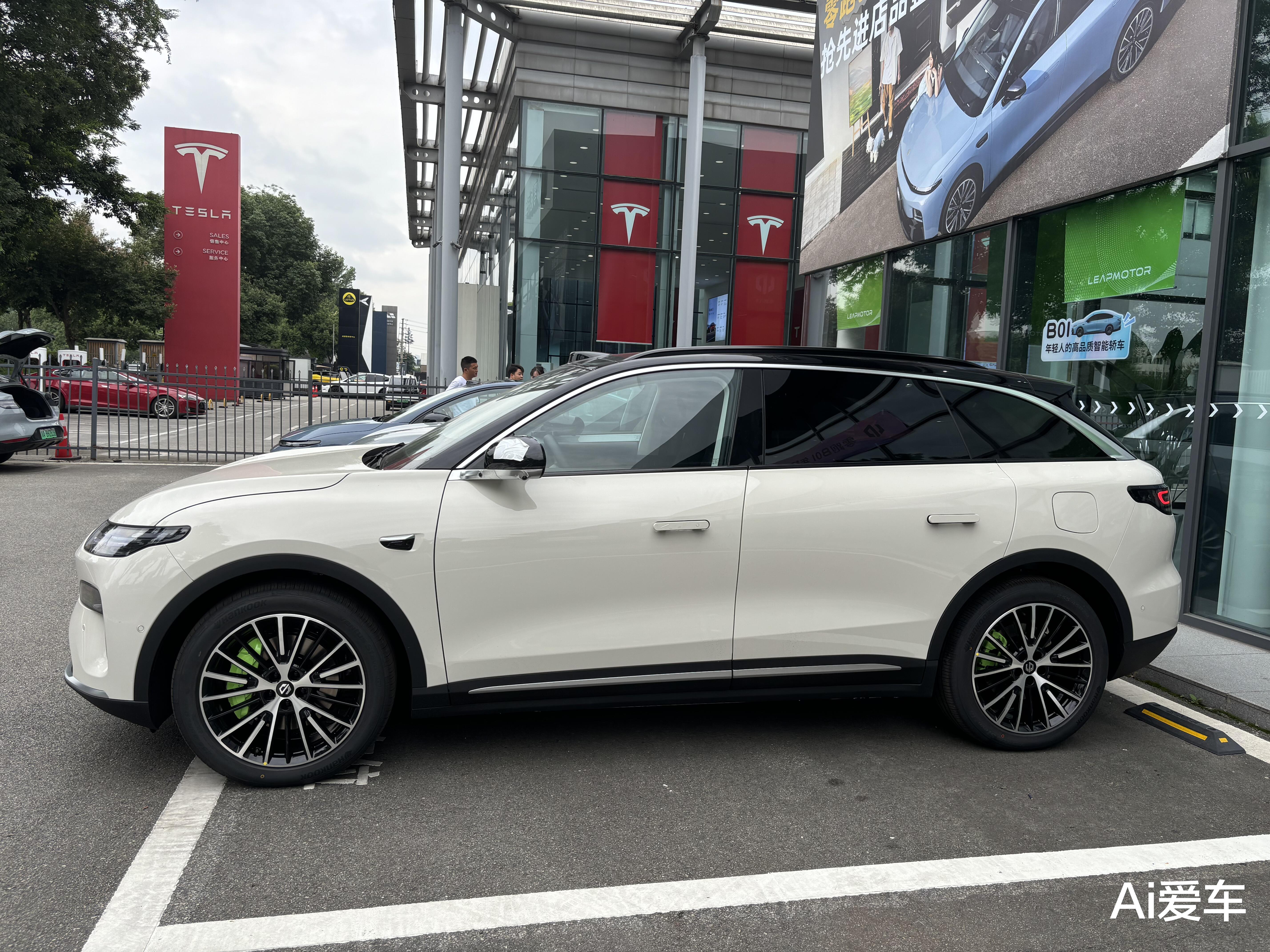 新款零跑C11实车现身!标配激光雷达,HUD+800V快充+续航1220km