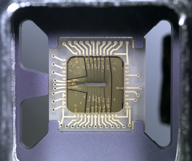 首次虧損10億元！歐洲芯片大廠“崩了”，外媒：中企不買單了