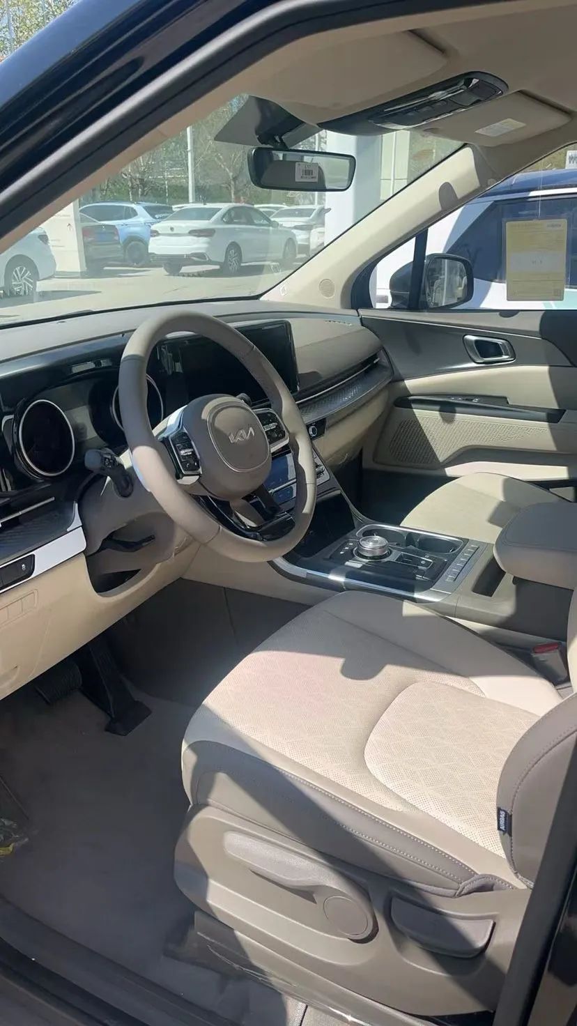 合资MPV“憋屈王”！长超5米标配2.0T+8AT，仅售17万却无人识货