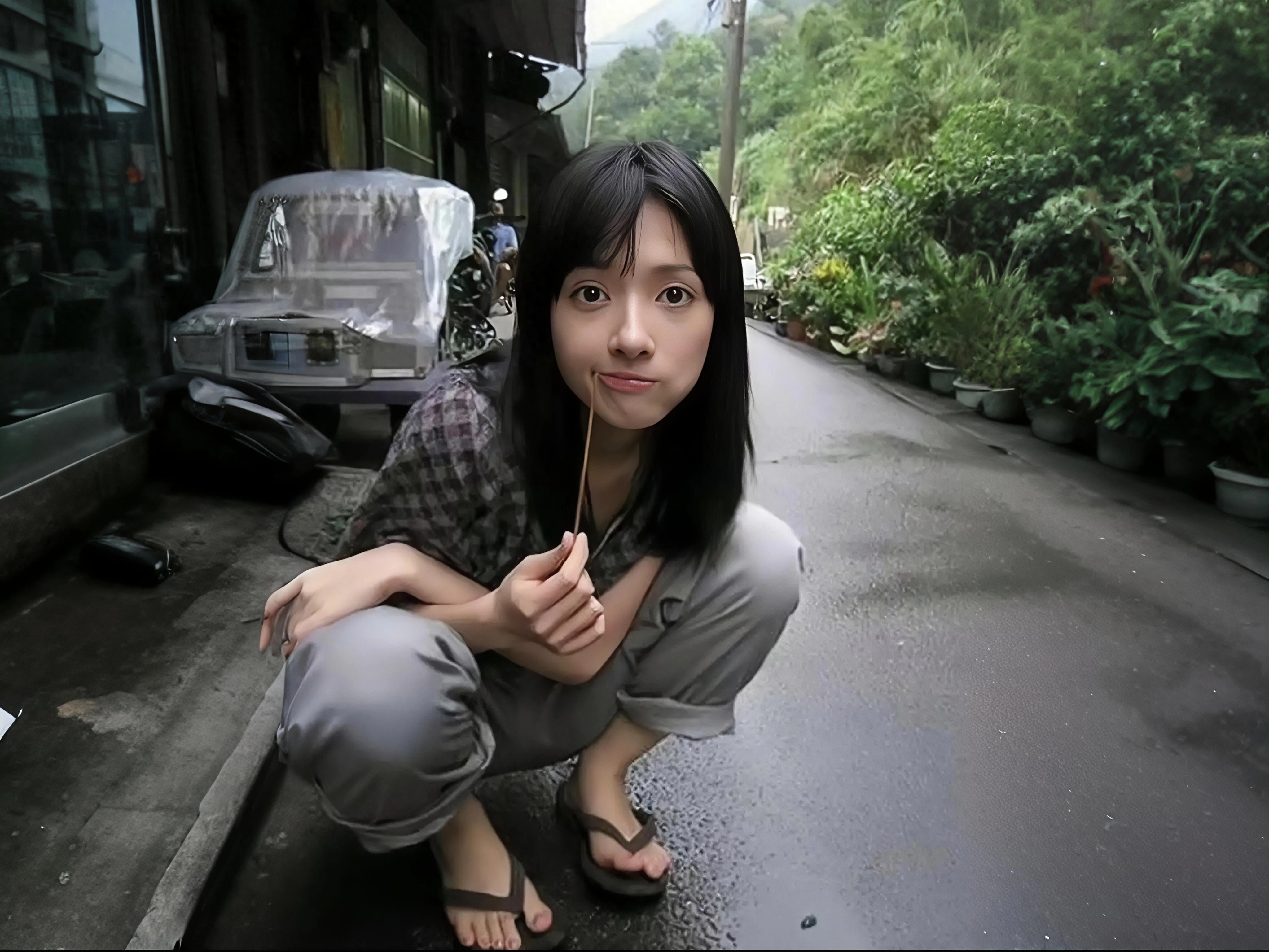 17岁郭碧婷蹲路边旧照！吃糖葫芦清纯到炸裂