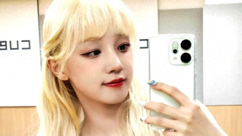 宋雨琦王楚然综艺民族风同框,甜美清冷碰撞引全网热议