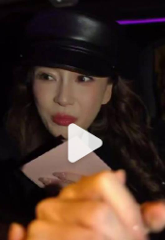 杨颖回归内娱红毯待遇惨淡，被嘲仍然没戏演，前夫事业也不如意