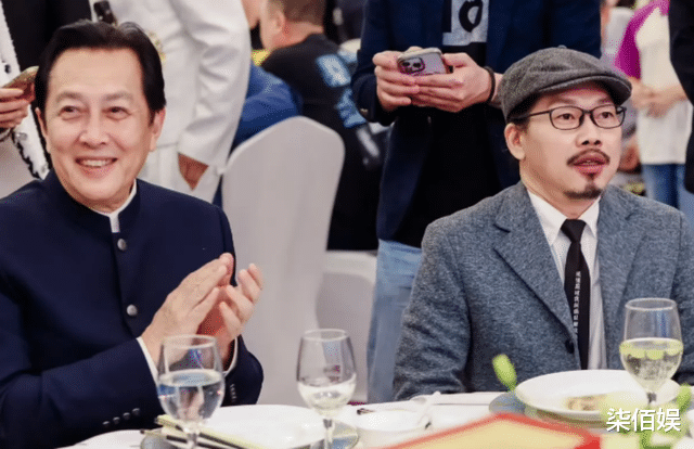 唐国强夫妇参加活动，小12岁壮丽打扮贵气，也不年轻了能看出年纪