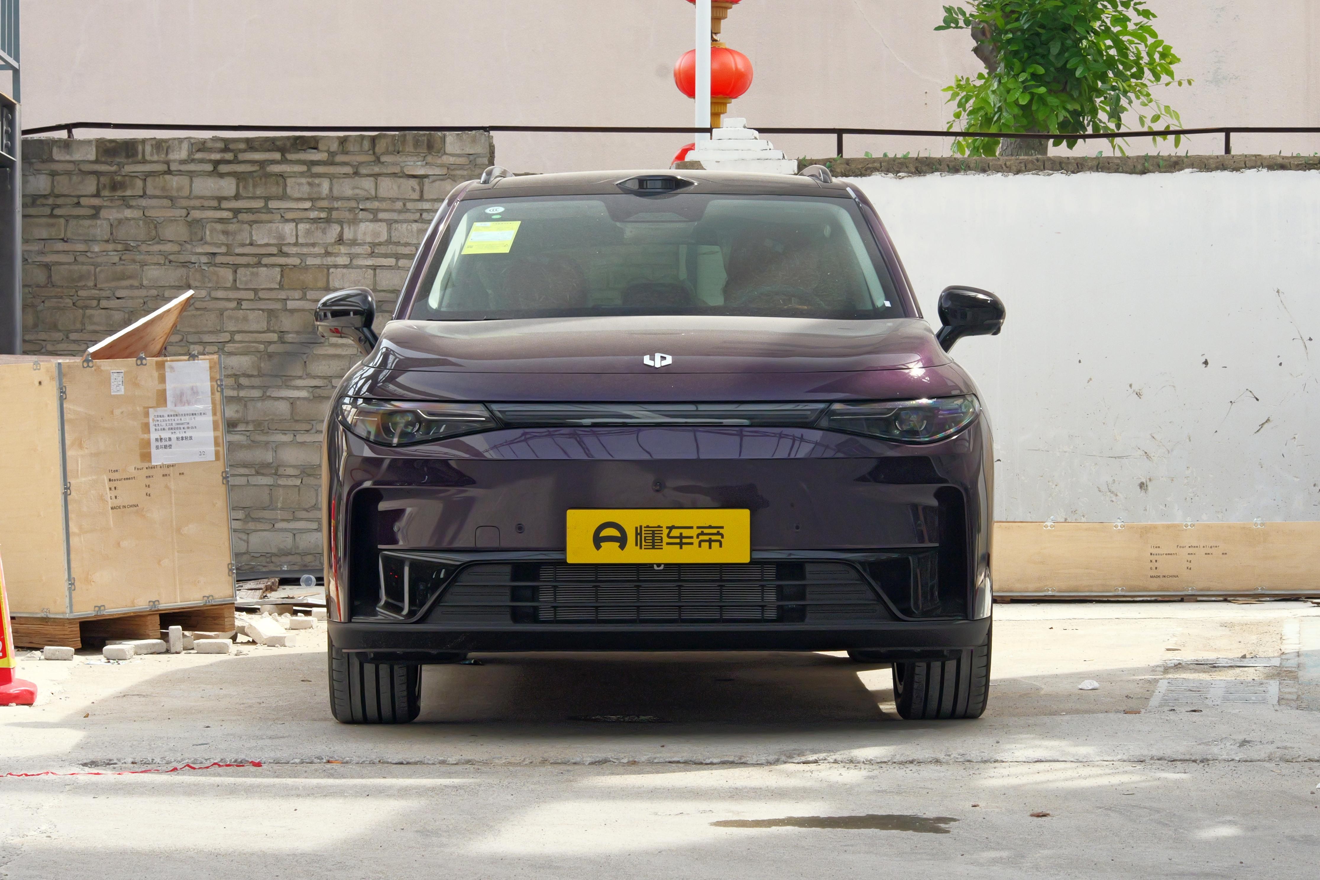 14.38 万起 + 8000 元限时红包!零跑 C16 二胎家庭实用之选