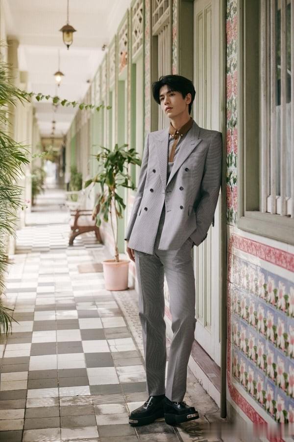 9位身高逆天男星！ 狙击蝴蝶》周柯宇没输张凌赫，这位比刘宇宁高