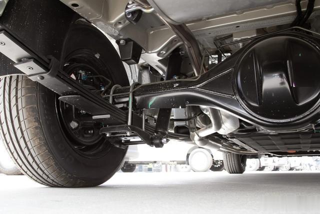 五菱又出“神车”！油耗2.42L，满油电跑1000km，又要卖爆？