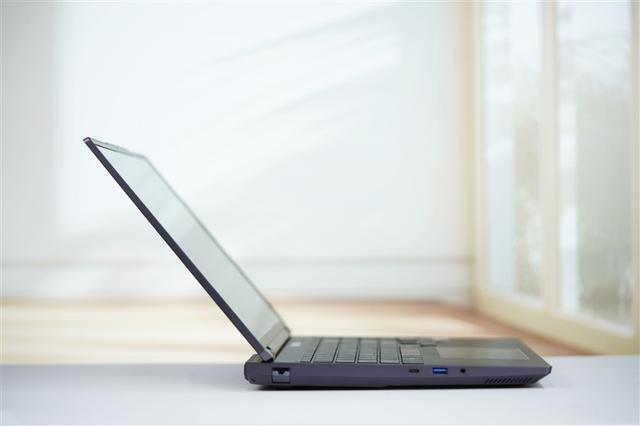 銳龍9 9955HX3D加持的最強水冷游戲本！機械革命蒼龍16 Ultra評測