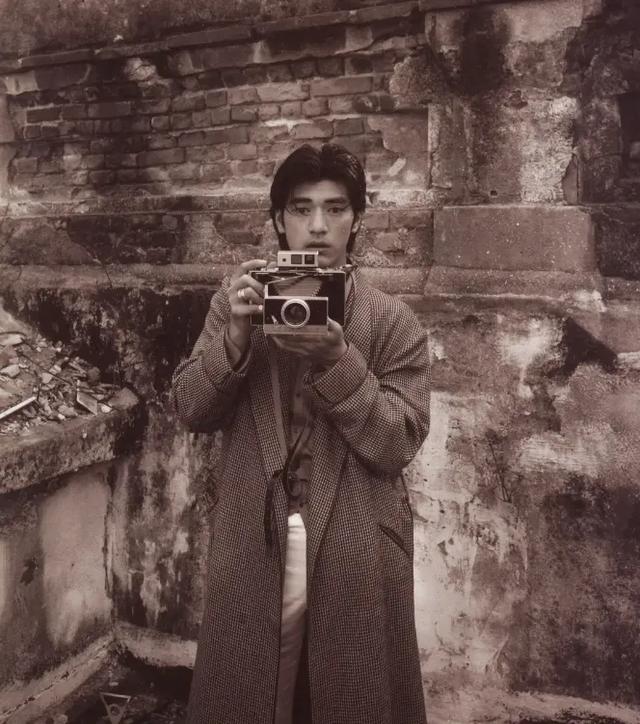 52岁金城武退圈8年后现状曝光:在日本乡下种地,喜欢上了佛学