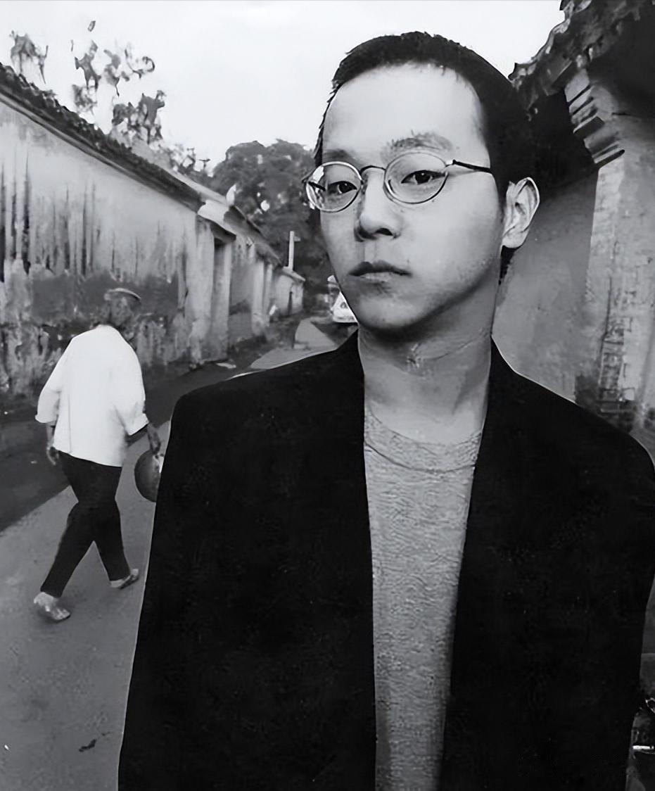 窦唯也没想到，离婚12年，当年和高原生下的女儿，已开始给他长脸