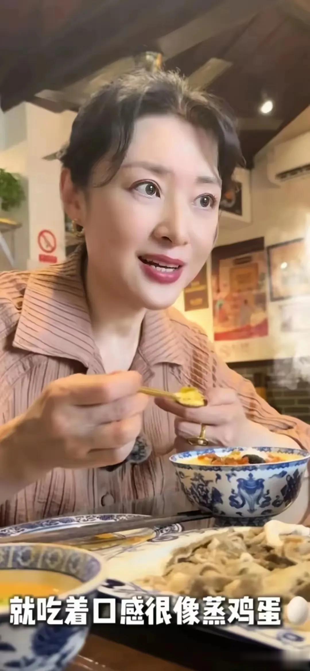 明星无滤镜后,李宇春大象腿,周迅似小老太,蔡明黑得像非洲人