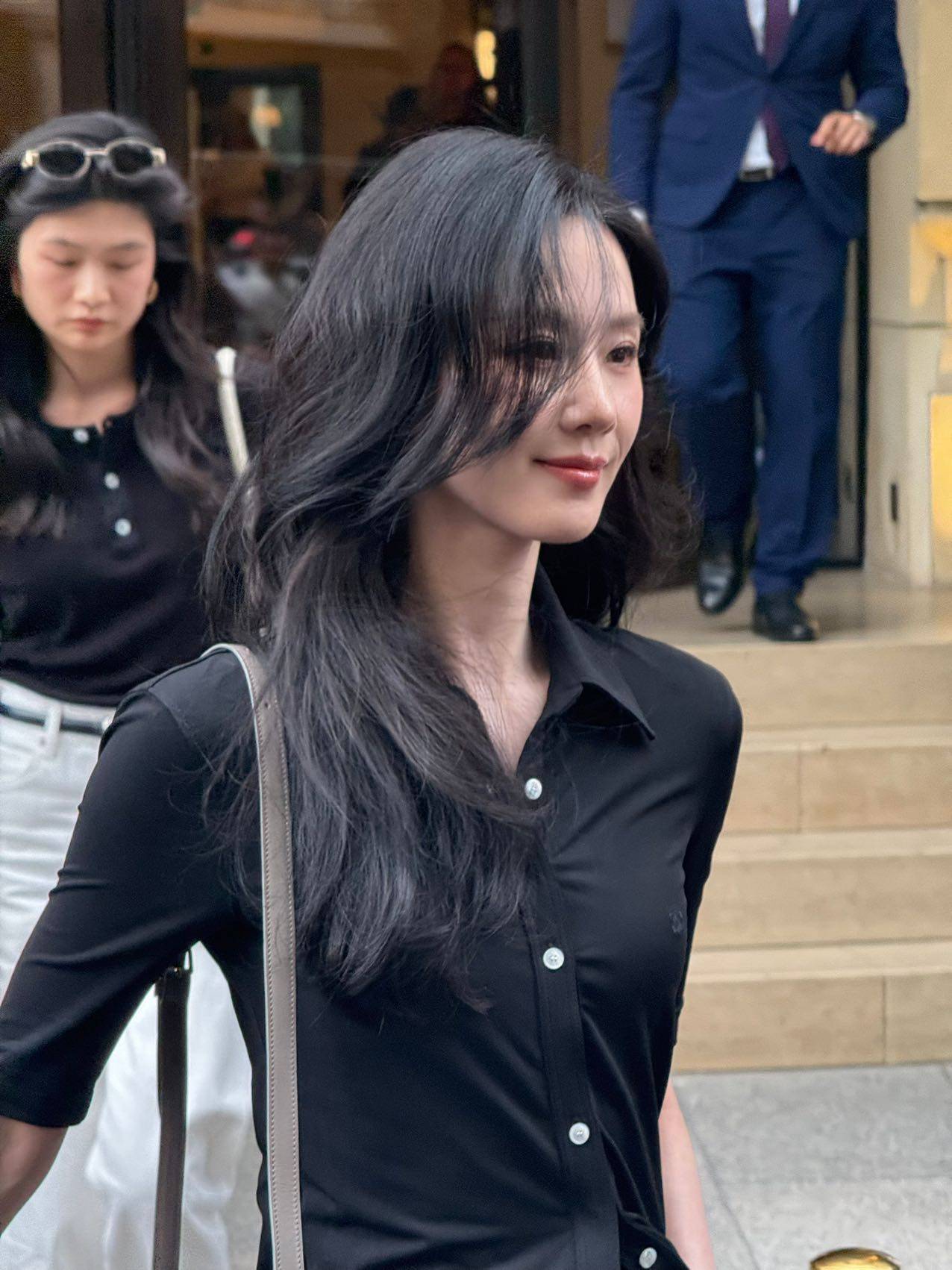 刘诗诗亮相CELINE巴黎时装周,以最高待遇展现东方优雅