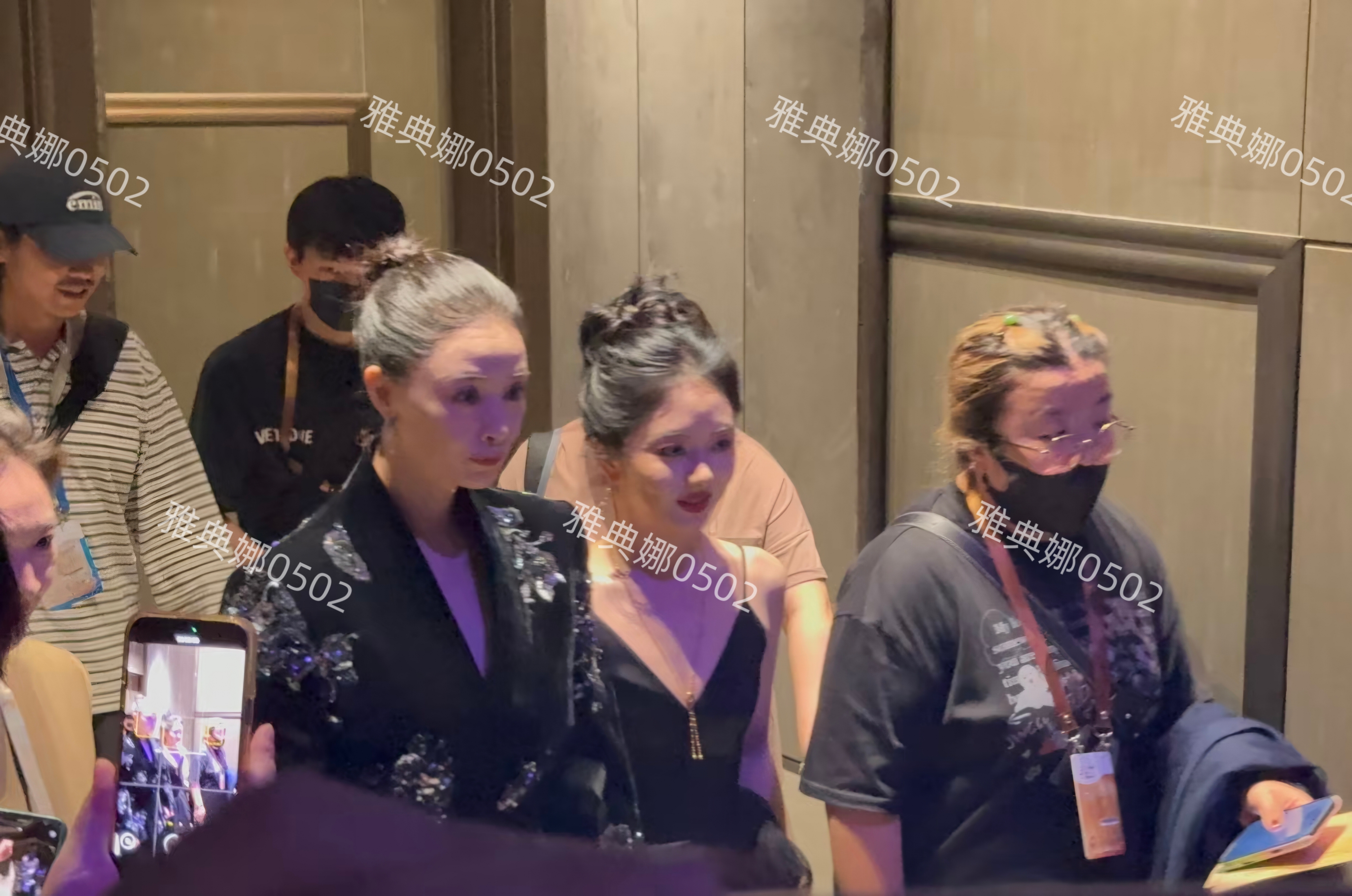 身高1米71的蒋欣脸居然和谭松韵一样小,时隔14年华妃淳儿同框了