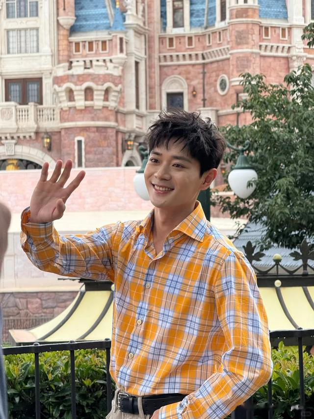 8岁红遍全网，全国人民都看过他屁股，如今翻红片约不断演啥火啥